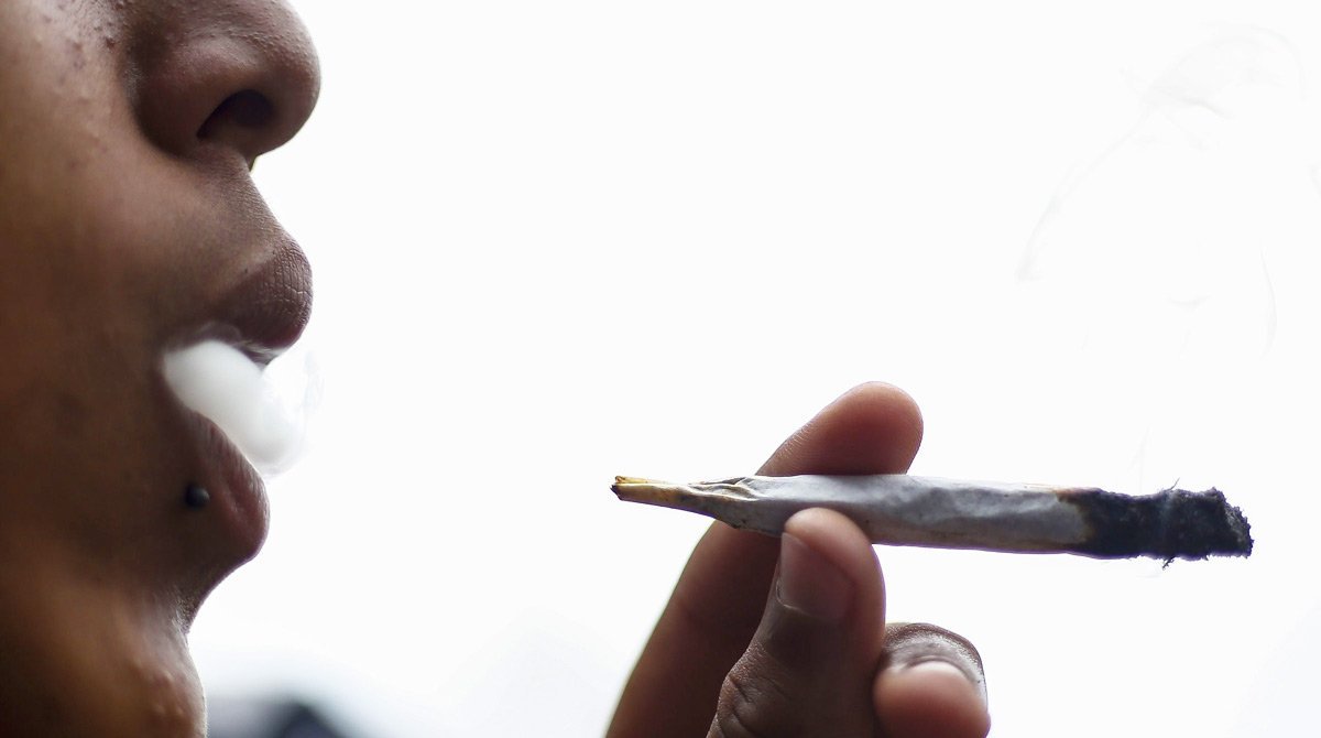 Poll: Most of Illinois says marijuana should be legal