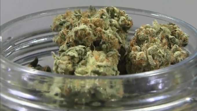 Louisville, Kentucky Metro Council passed an ordinance declaring marijuana possession a low priority for officers